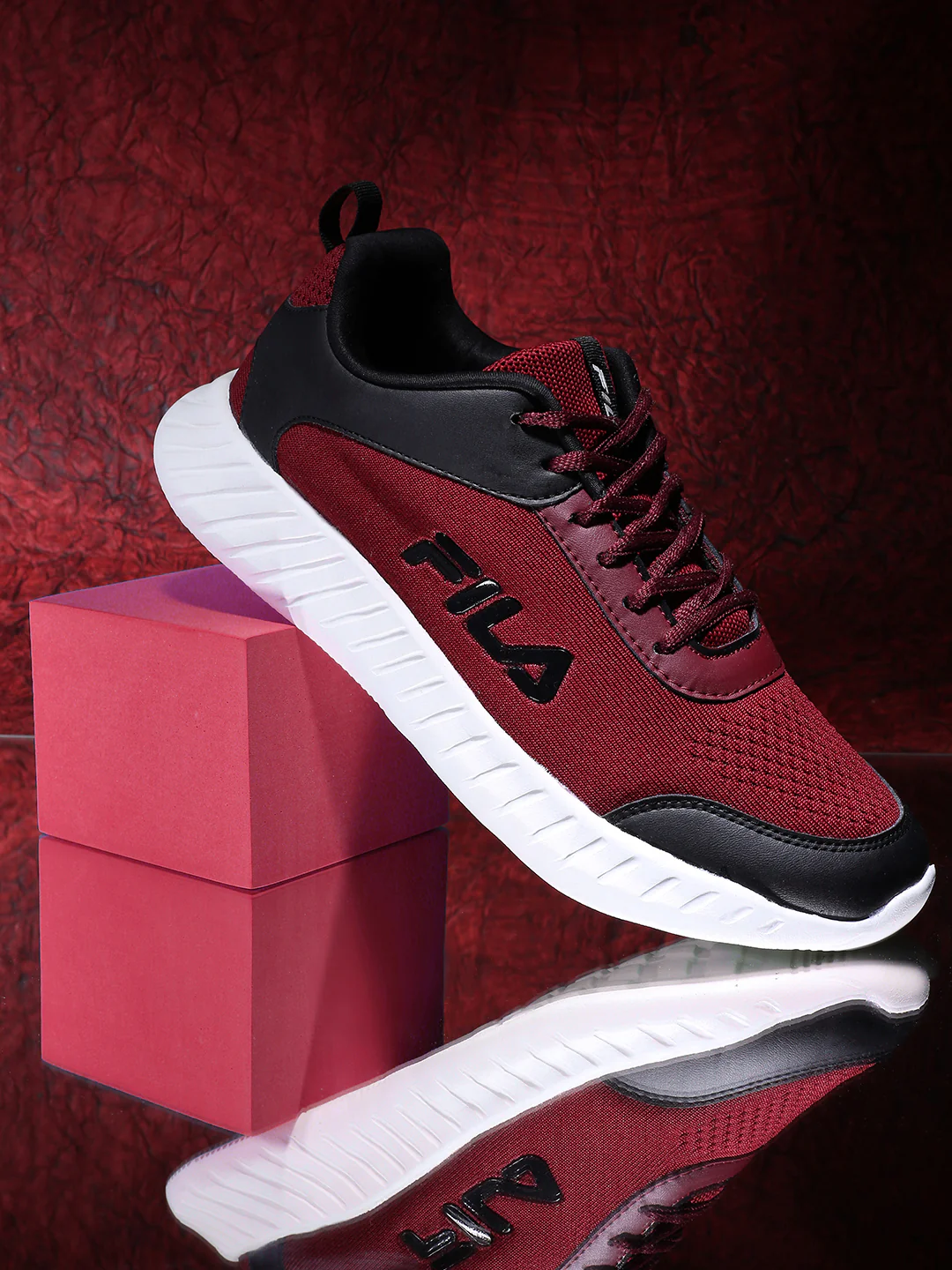 Fila Black Karto Plus Men's Running Shoes - Image 2