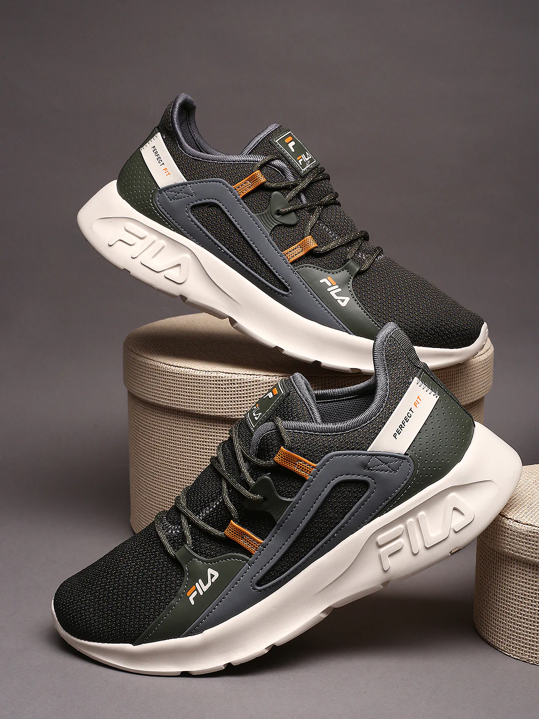Fila Black Perfect Fit Men's Sneakers - Image 2