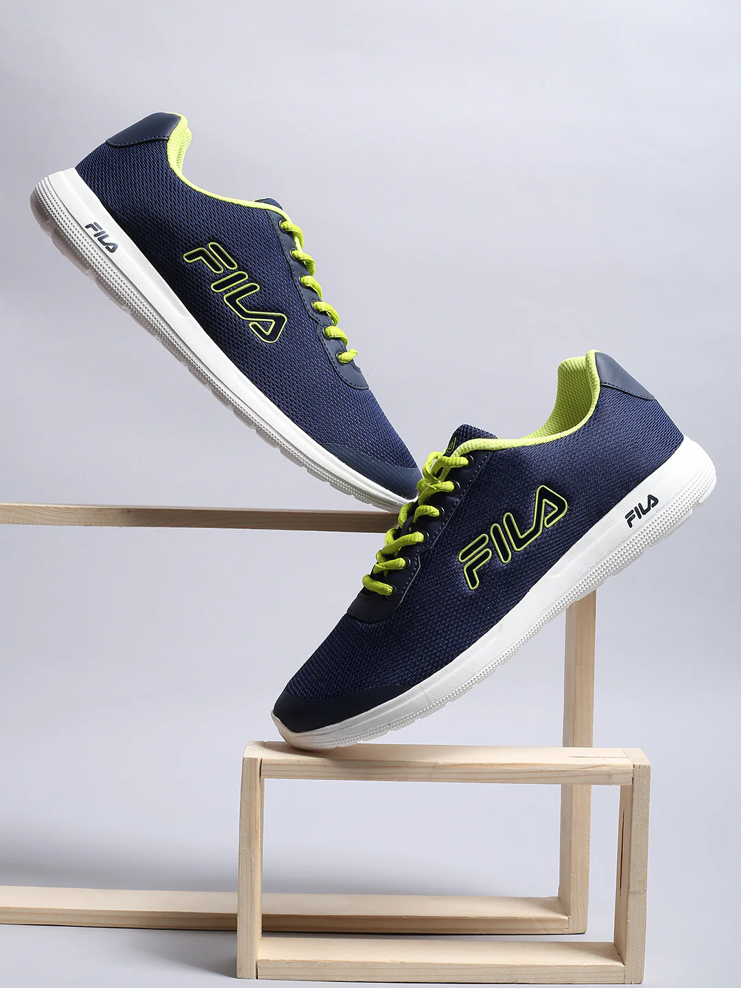 Fila White Benna Men's Running Shoes - Image 2