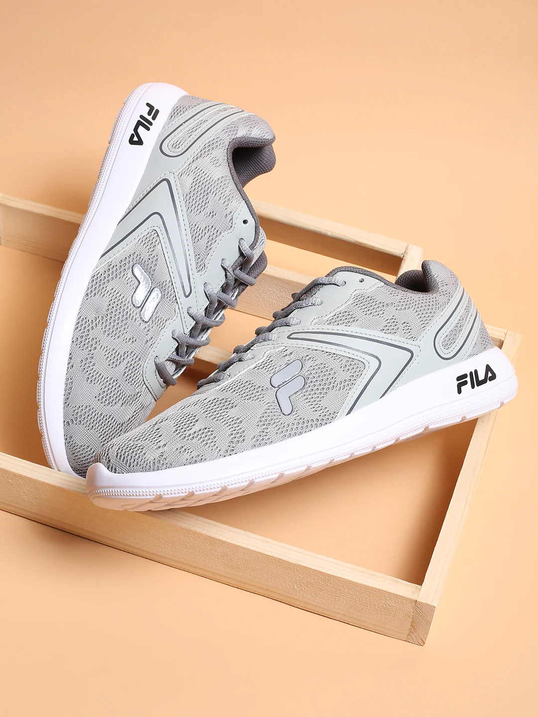 Fila White Rasper Men's Running Shoes - Image 2